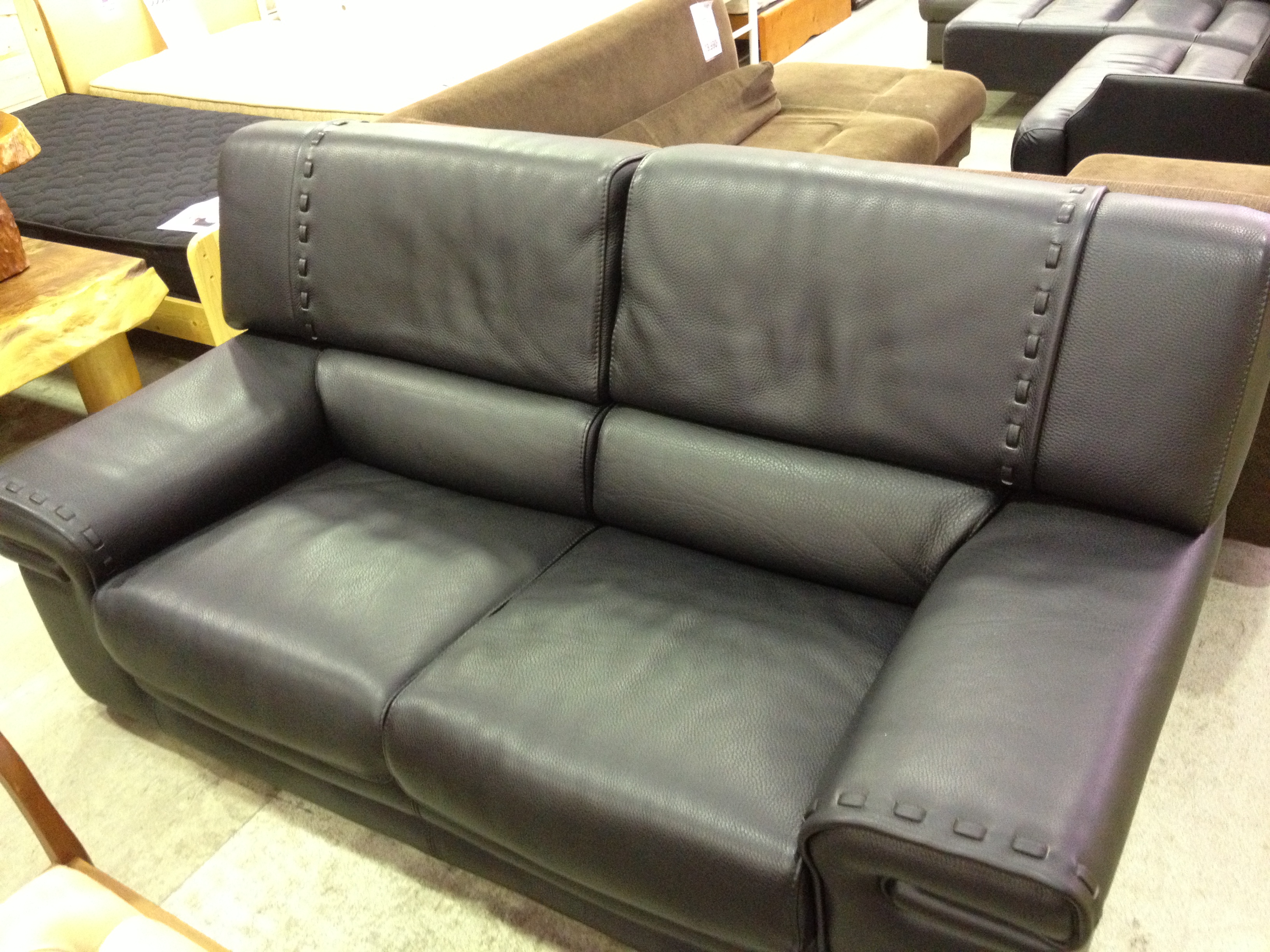 formenti フォルメンティ社 本革2人掛けソファ買取致しました|愛品館  