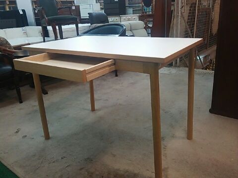 IDEE STILT TABLE white 叩い 1000