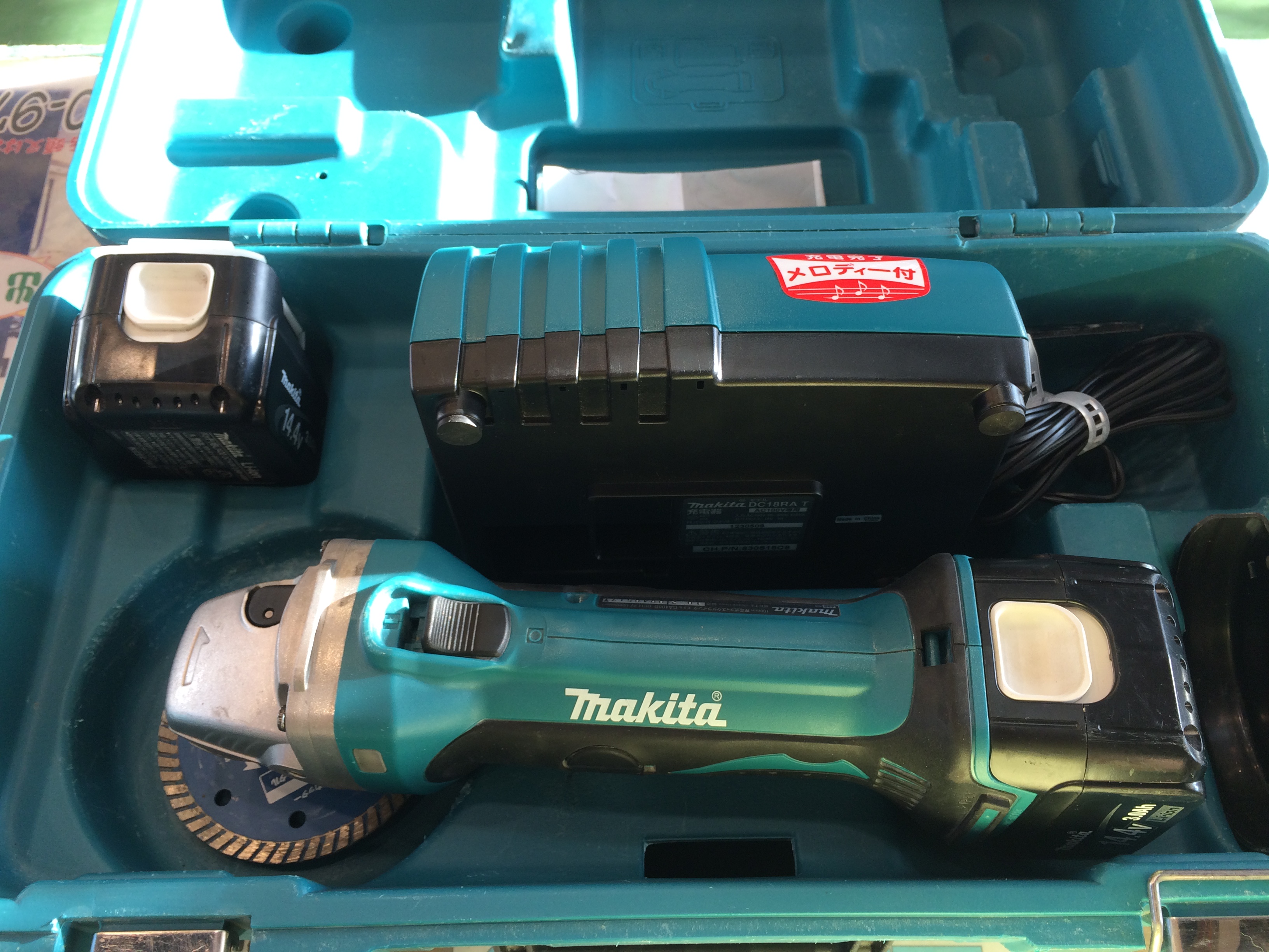 Makita 14.4V 100ｍｍ充電式ディスクグラインダ GA400DRF 買取致しました｜愛品館八千代店 | リサイクルショップ  中古品の買取は愛品倶楽部・愛品館