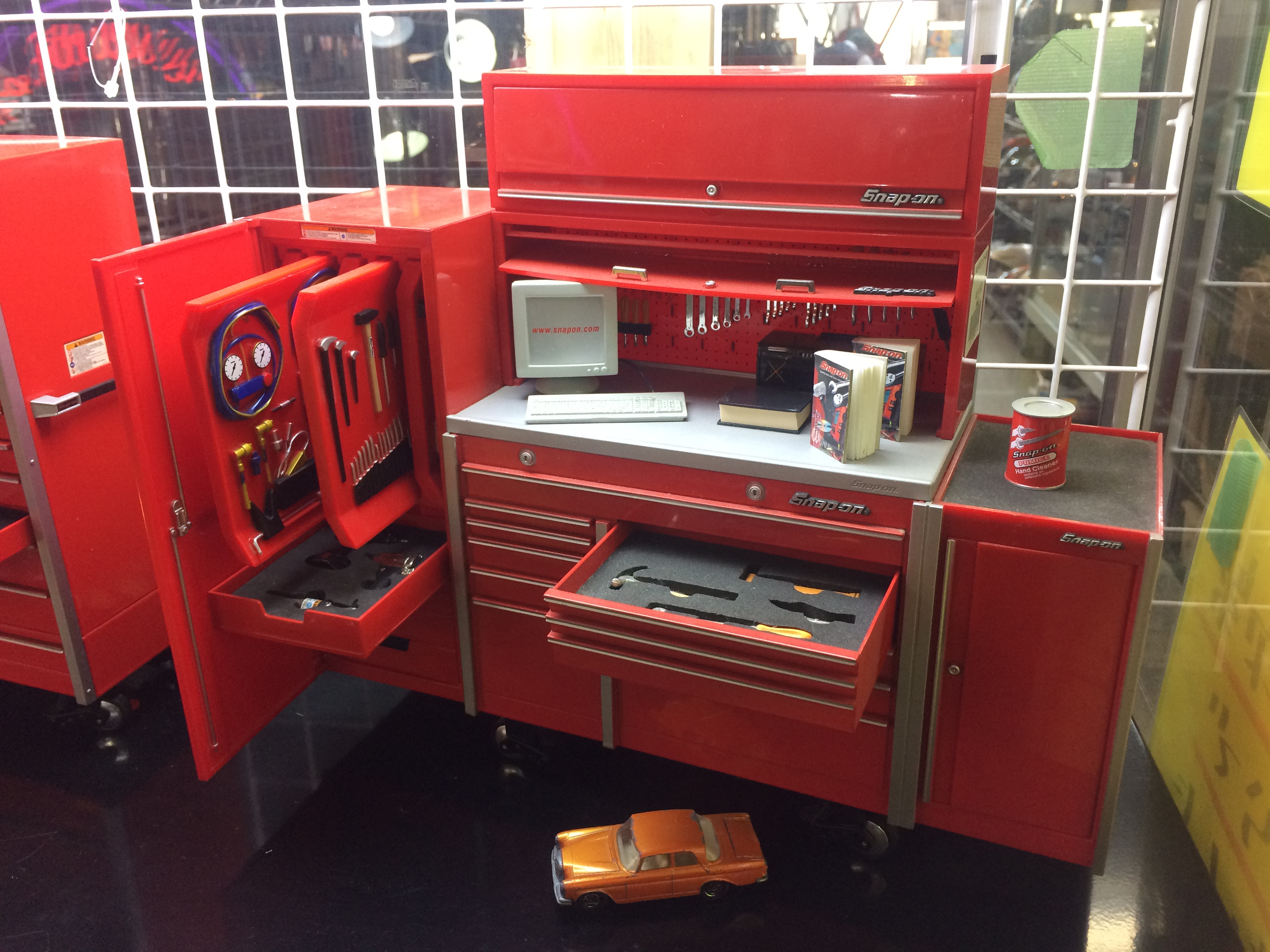 Snap-on ミニチュア ツールワゴン TOOLWAGON型 貯金箱 1/8 工具箱 ダイ 