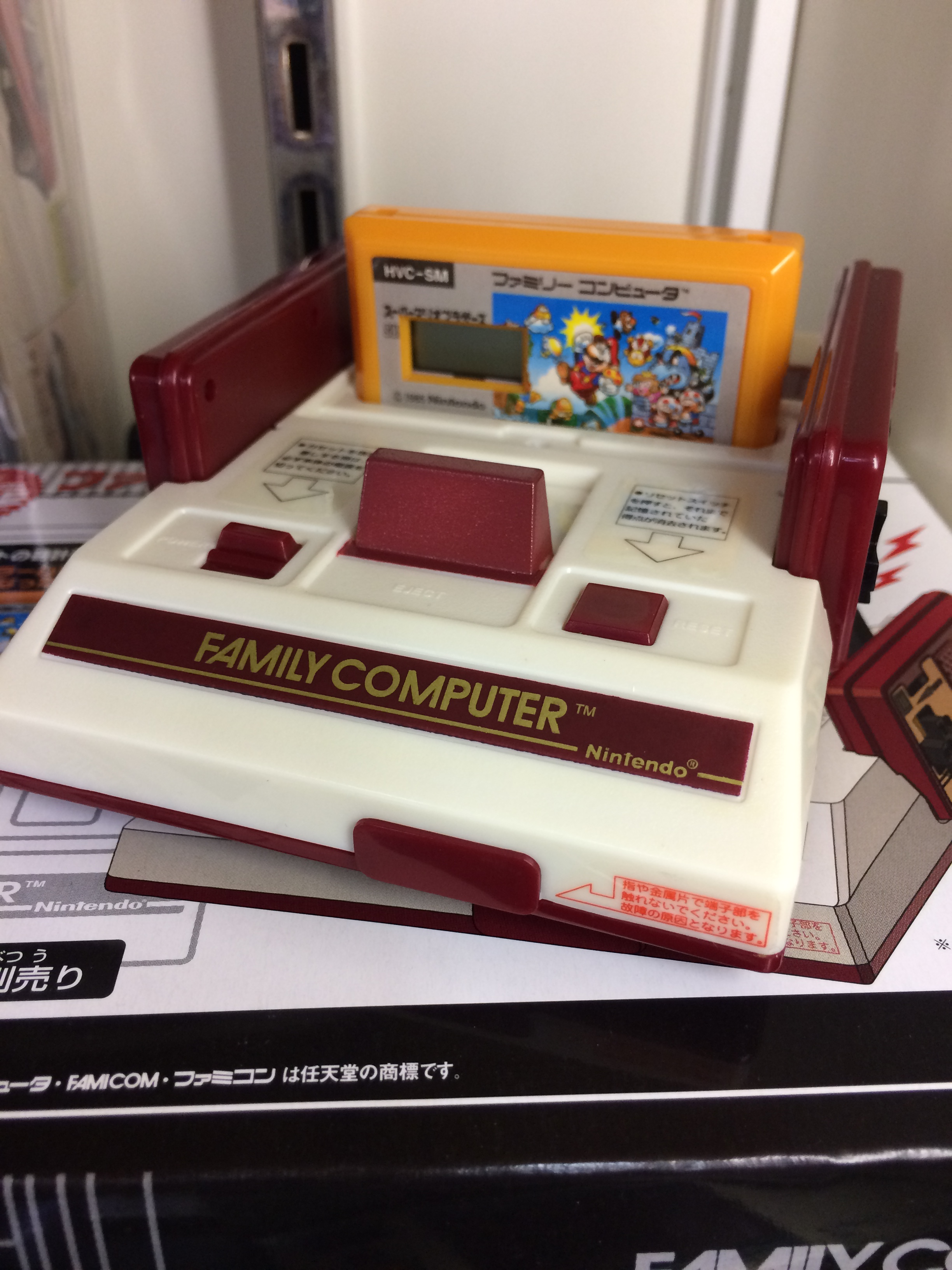 ファミコン型アラームクロック2（スーパーマリオブラザーズ）入荷しま 