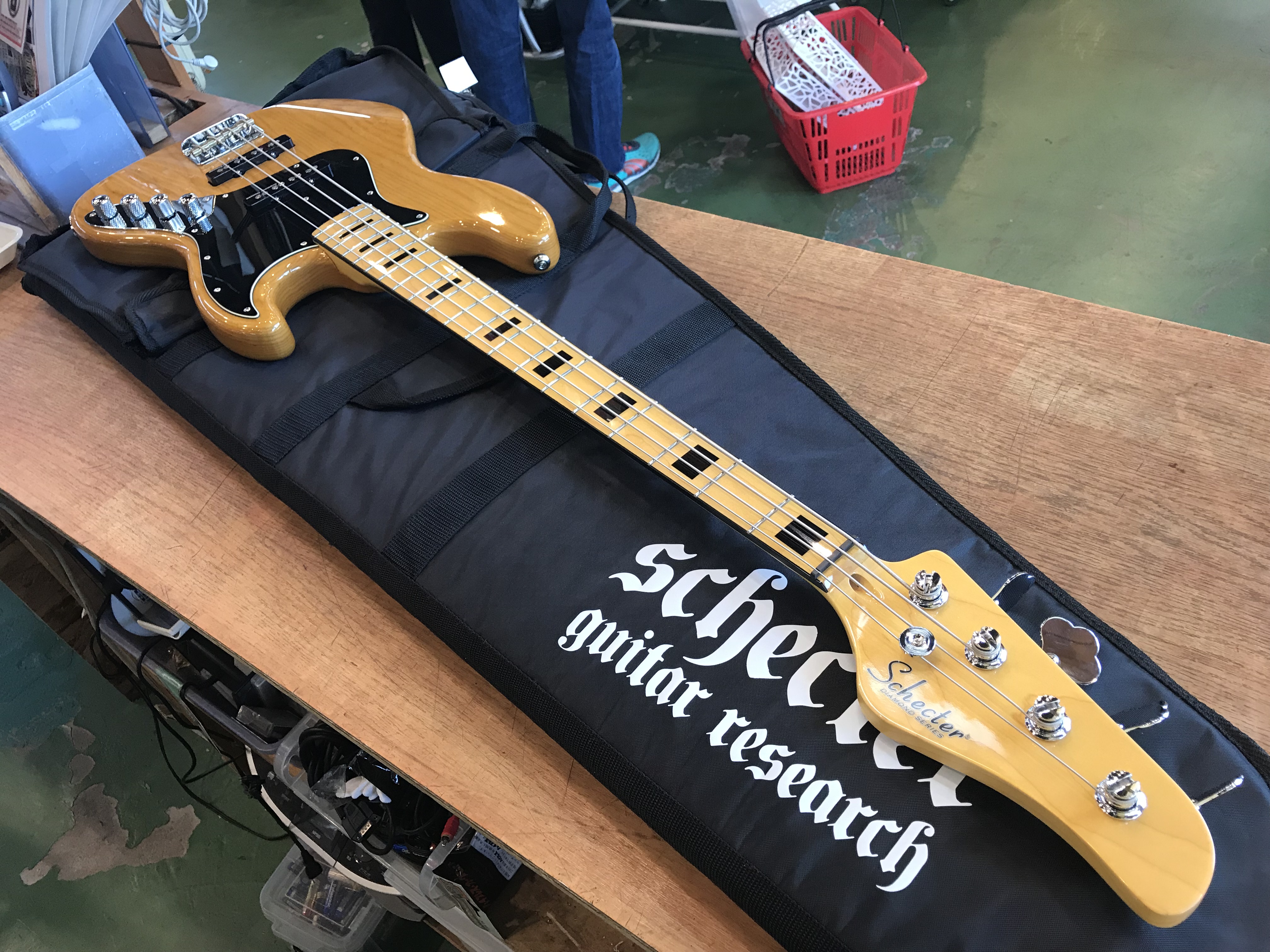 Schecter Diamond J Plus J