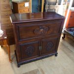 唐木家具/李朝家具調/花梨無垢材　ミラー付ワインキャビネット　彫刻　カギ付