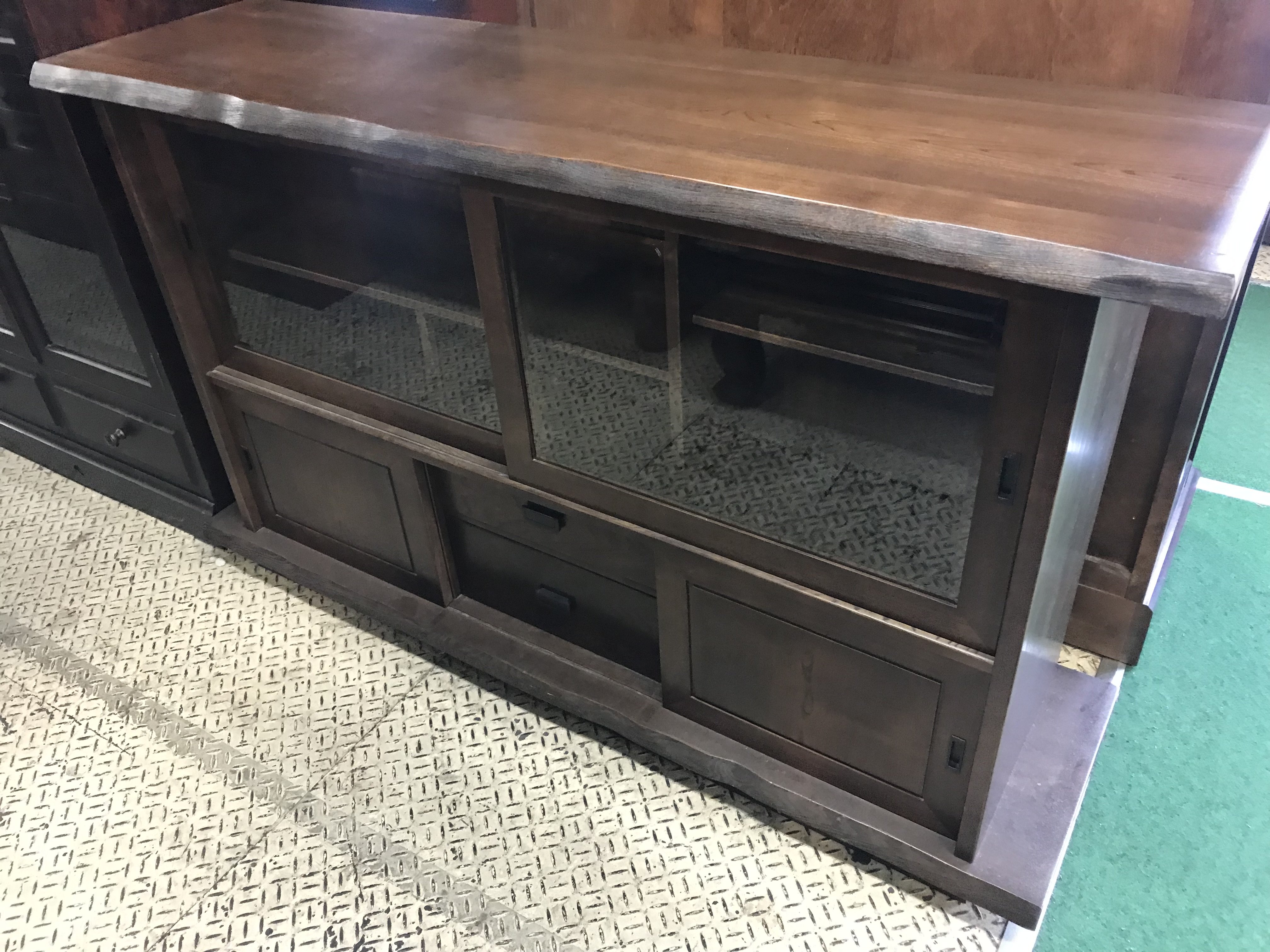 カリモク和風茶箪笥(サイドボード)入荷！ 中古家具専門店の愛品館 