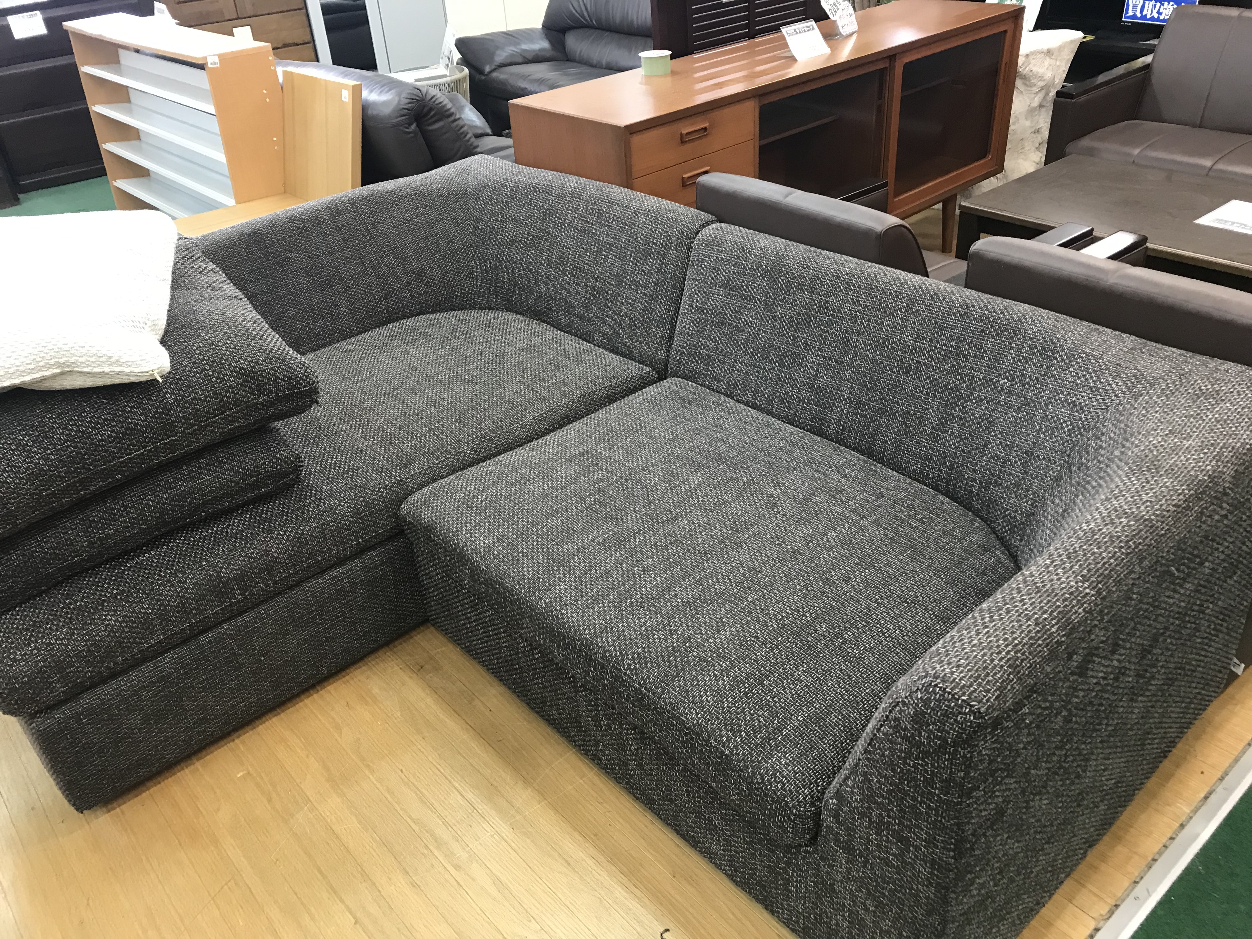 HUKLA Vie ＋ Lecoleta カウチソファ買取致しました｜愛品館八千代店 