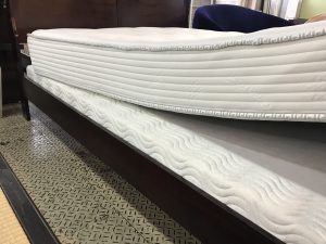 Ashleyアシュレイクイーンベッド (6)