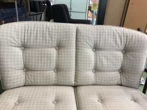 Karimoku カリモク コロニアル 平織布張2人掛椅子買取致しました|愛品  