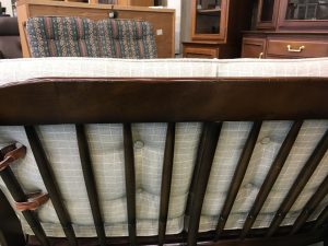 Karimoku カリモク コロニアル 平織布張2人掛椅子買取致しました|愛品  