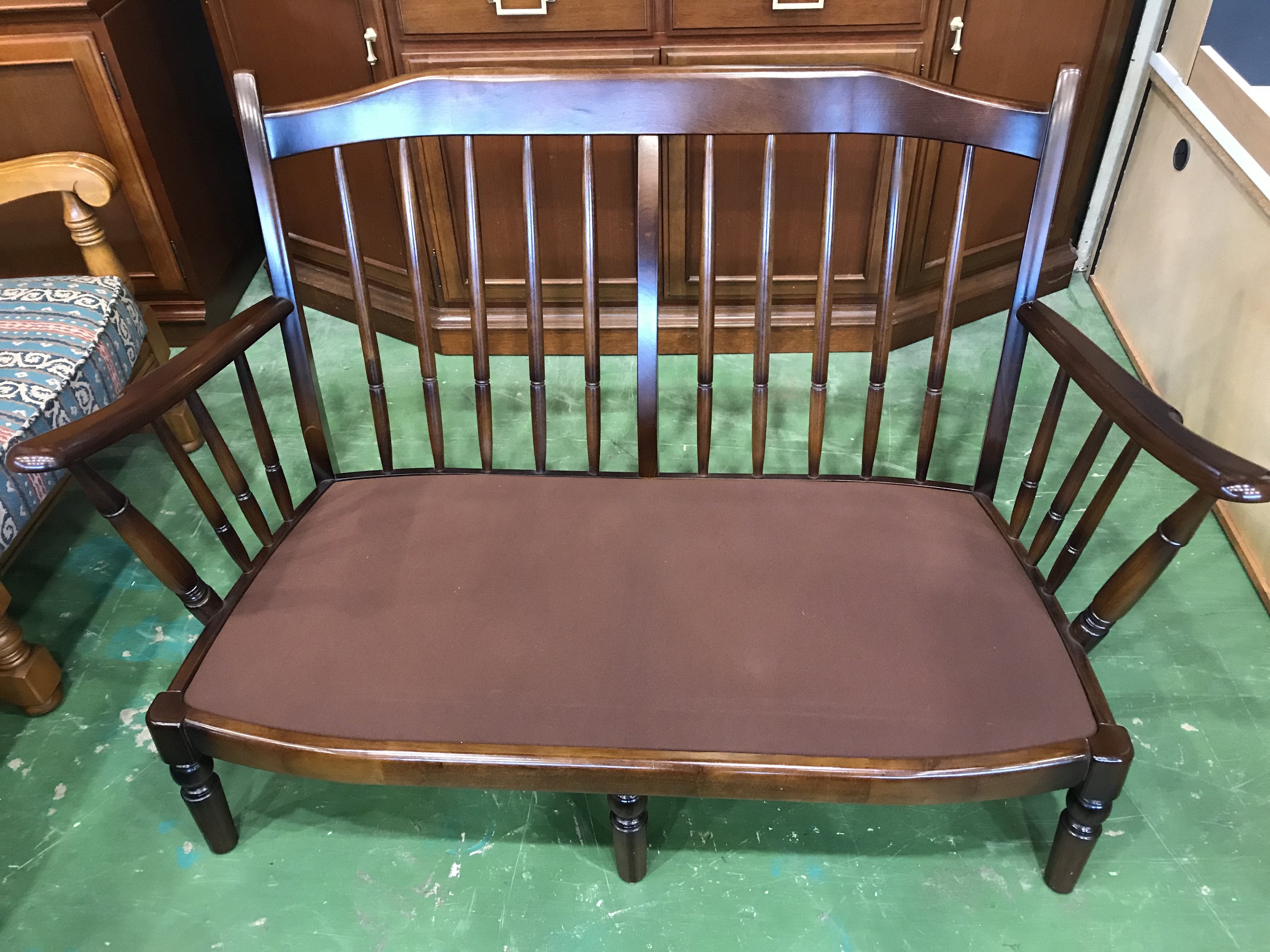 Karimoku カリモク コロニアル 平織布張2人掛椅子買取致しました|愛品 