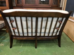 Karimoku カリモク コロニアル 平織布張2人掛椅子買取致しました|愛品  