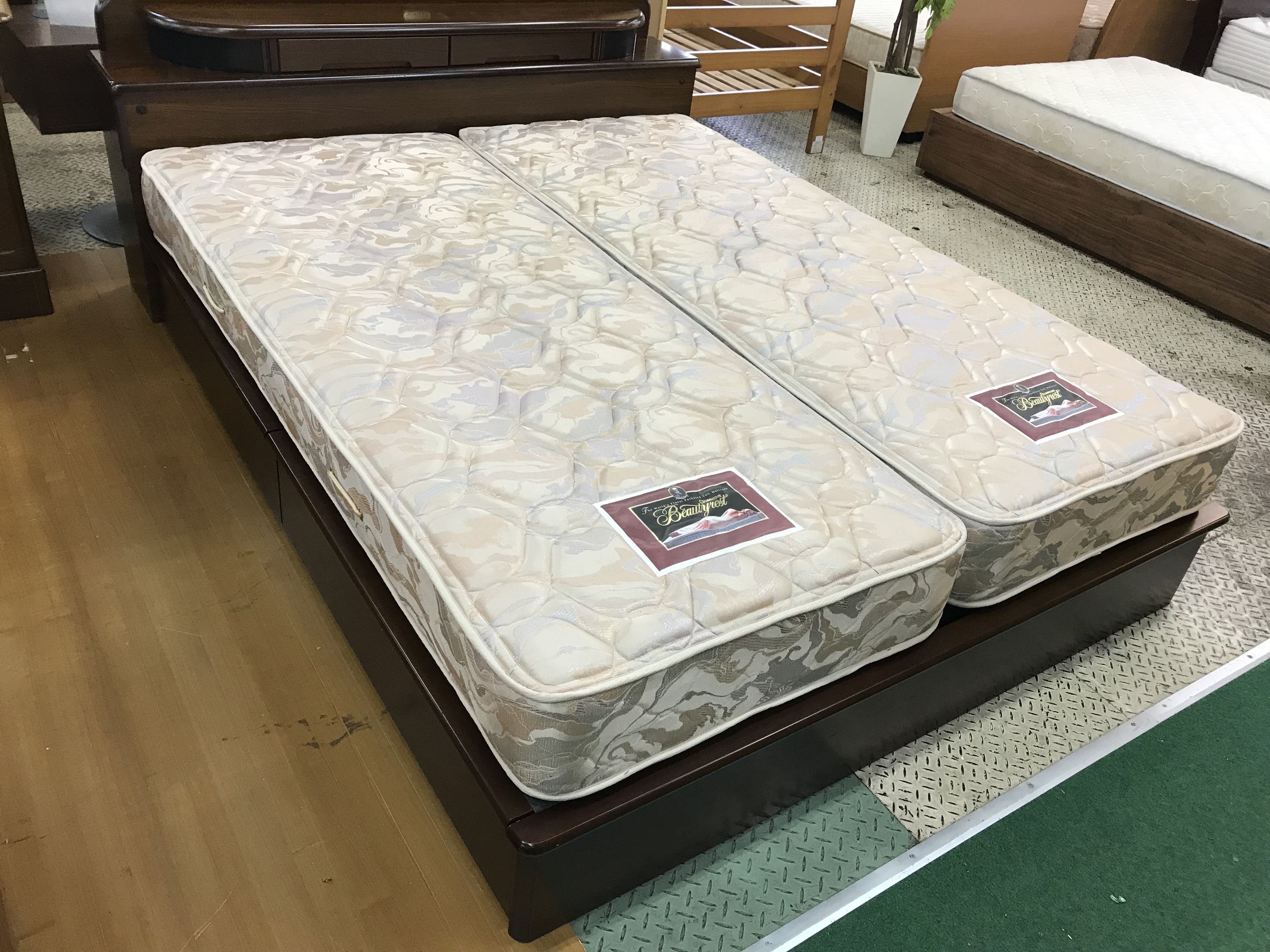 シモンズ クイーンベッド セパレートタイプ 買取致しました｜愛品館 