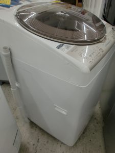 リサイクルショップ江戸川区 9.0kg 大きめなタテ型洗濯乾燥機 入りまし 