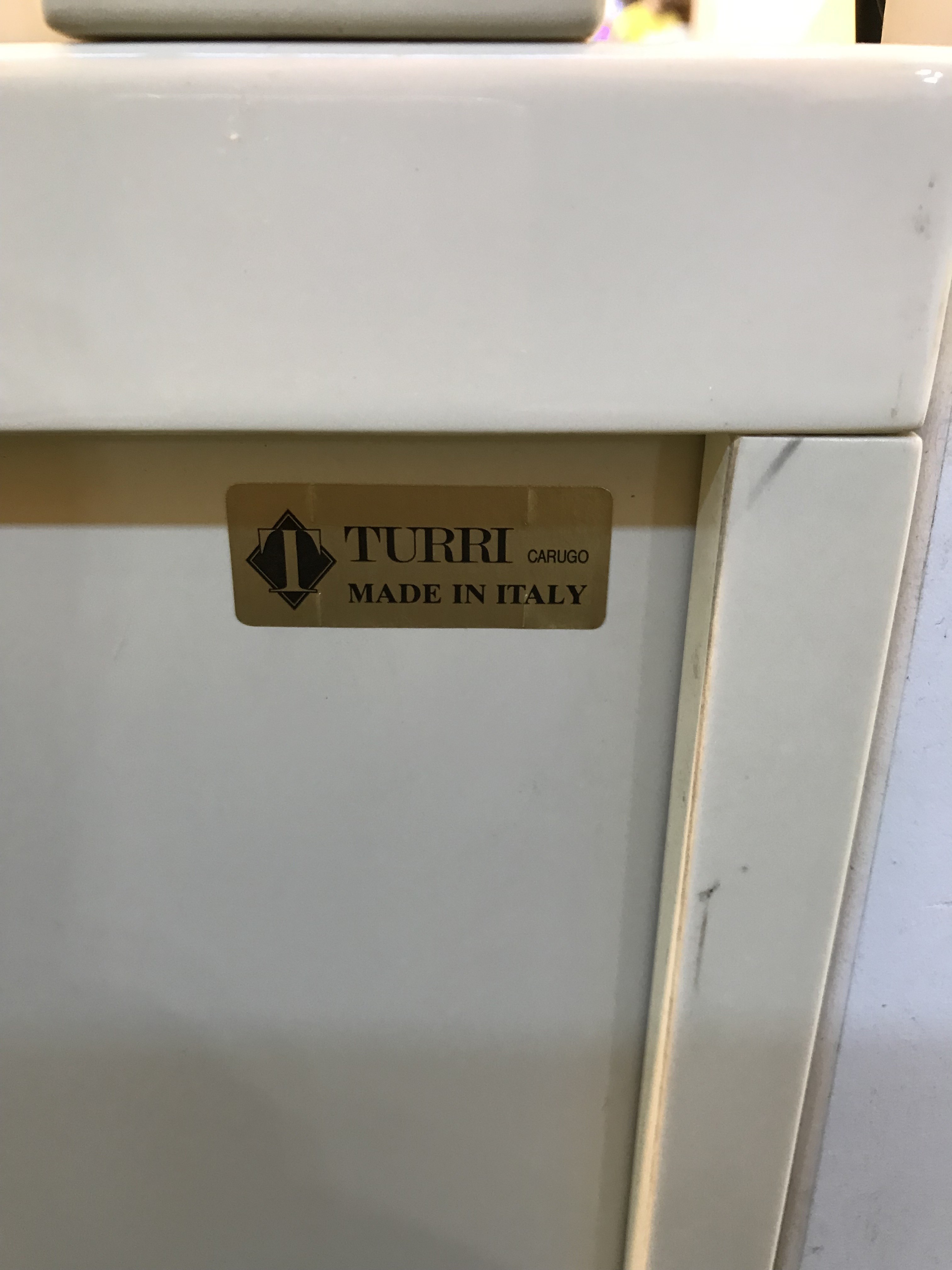 愛品館八千代店】イタリア最高級 TURRI トゥーリ 4枚扉キャビネット 