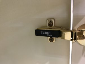 TURRI 4枚扉キャビネット (19)