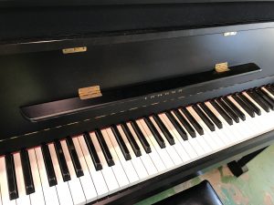 引取限定/福岡市博多区】 YAMAHA ヤマハ 電子アップライトピアノ