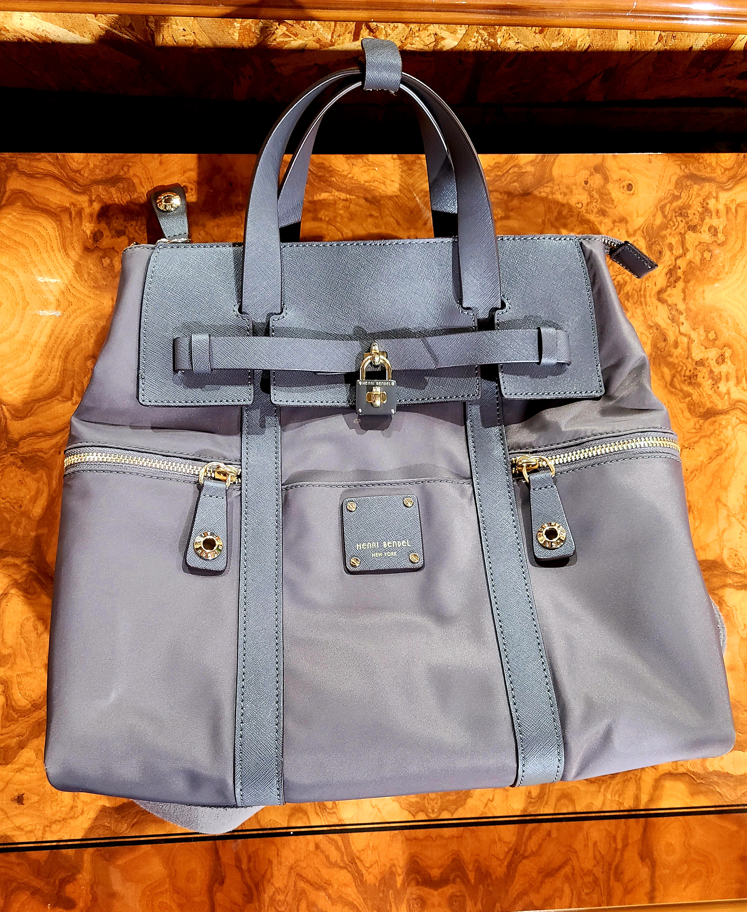 Henri Bendel (ヘンリベンデル) 3WAYリュック買取ました！愛品館市原店 
