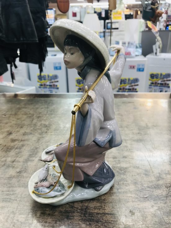 LLADRO 5172 Fish a Plenty リヤドロ 魚を持った少女買取中古販売