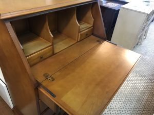横浜クラシック家具|ダニエル|ライティングビューロー買取致しました 