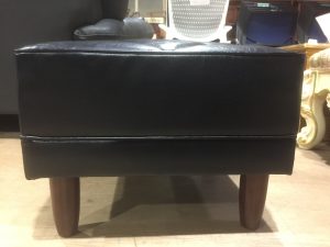 カリモク60（Karimoku)オットマン