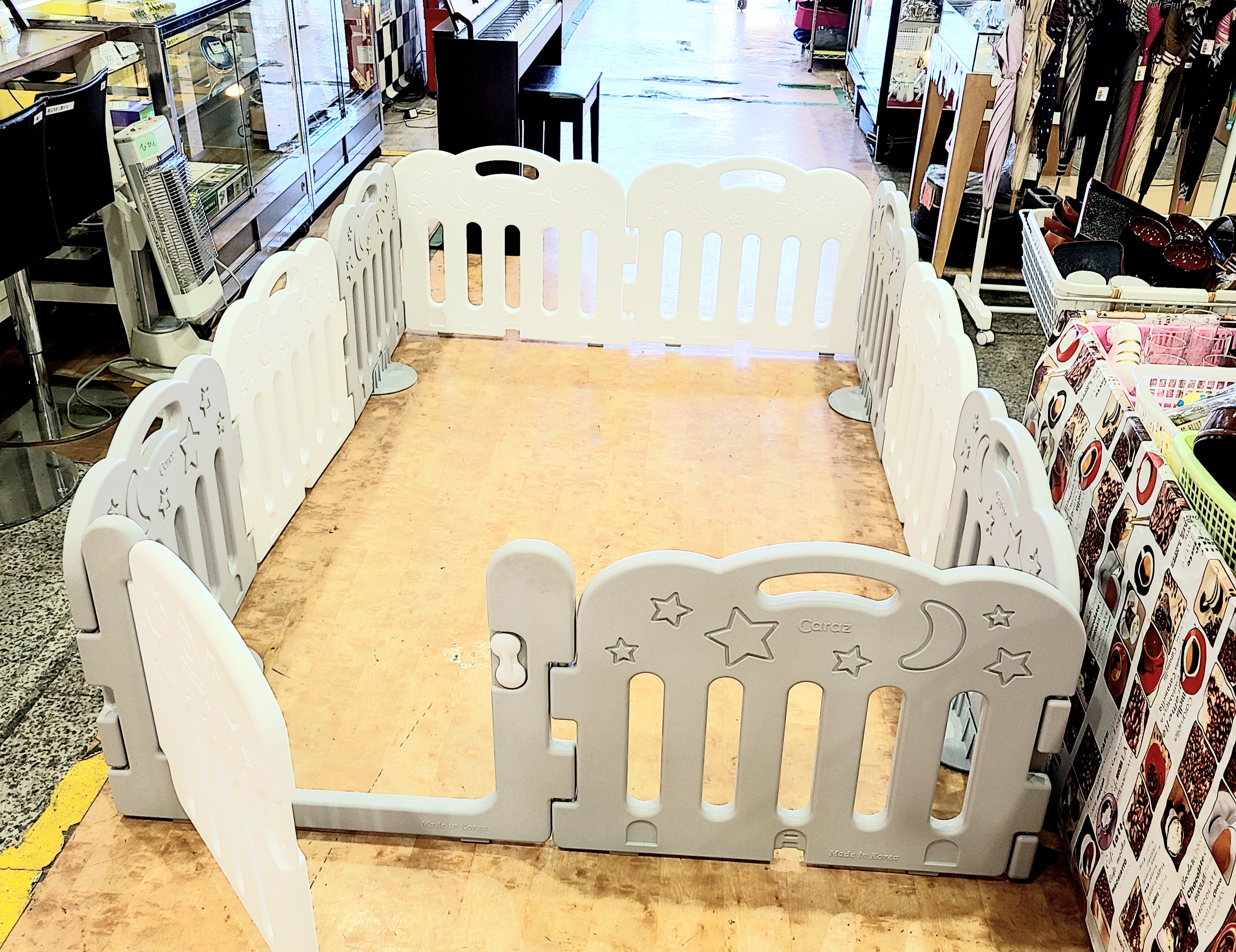 Caraz(カラズ)Ｓサイズベビーサークル 10枚 ドア付セット買取ました