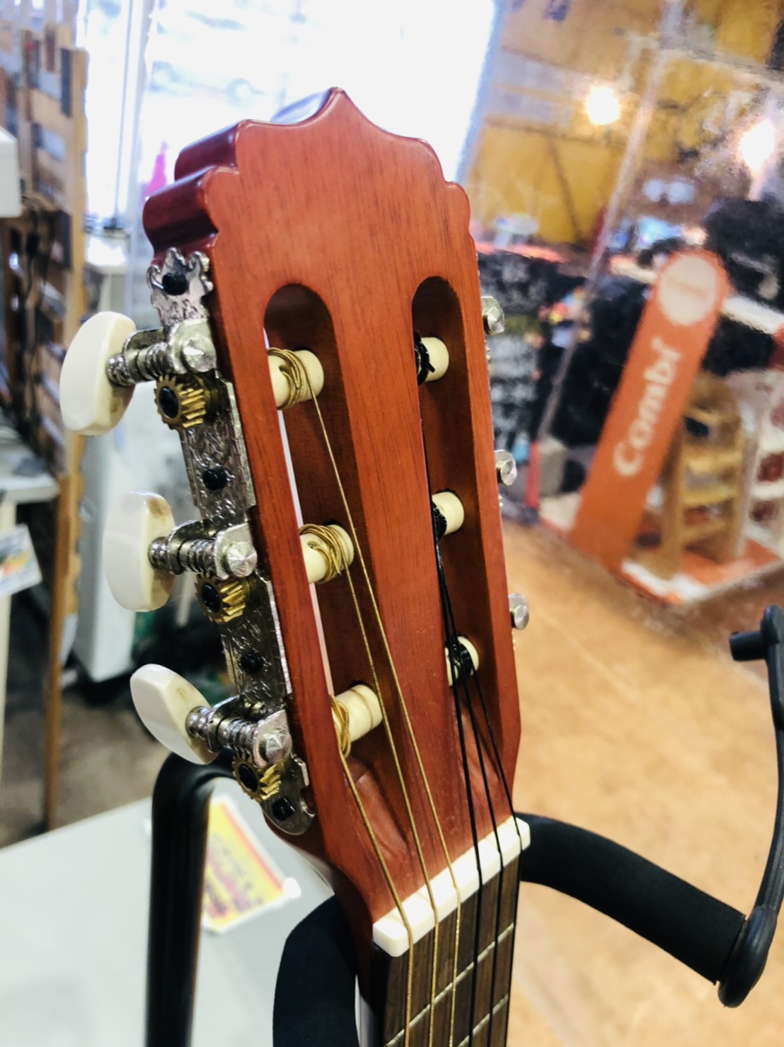 Aria 6弦テナーウクレレ ATU-120/MH6 N 楽天市場】【ピックアップ搭載 
