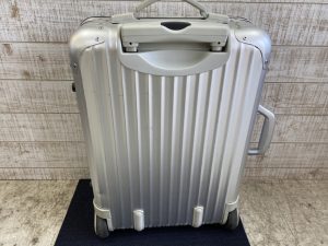 高級スーツケースの代名詞RIMOWAルフトハンザ航空コラボスーツケース