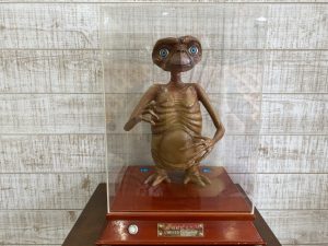 2002 AUTHENTIC E.T. 2002 LIMITED EDITION Display