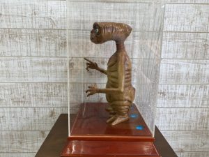2002 AUTHENTIC E.T. 2002 LIMITED EDITION Display 