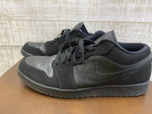 エアジョーダン1ロー　トリプルブラック