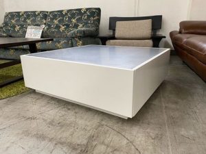 愛品館江戸川店テーブル①