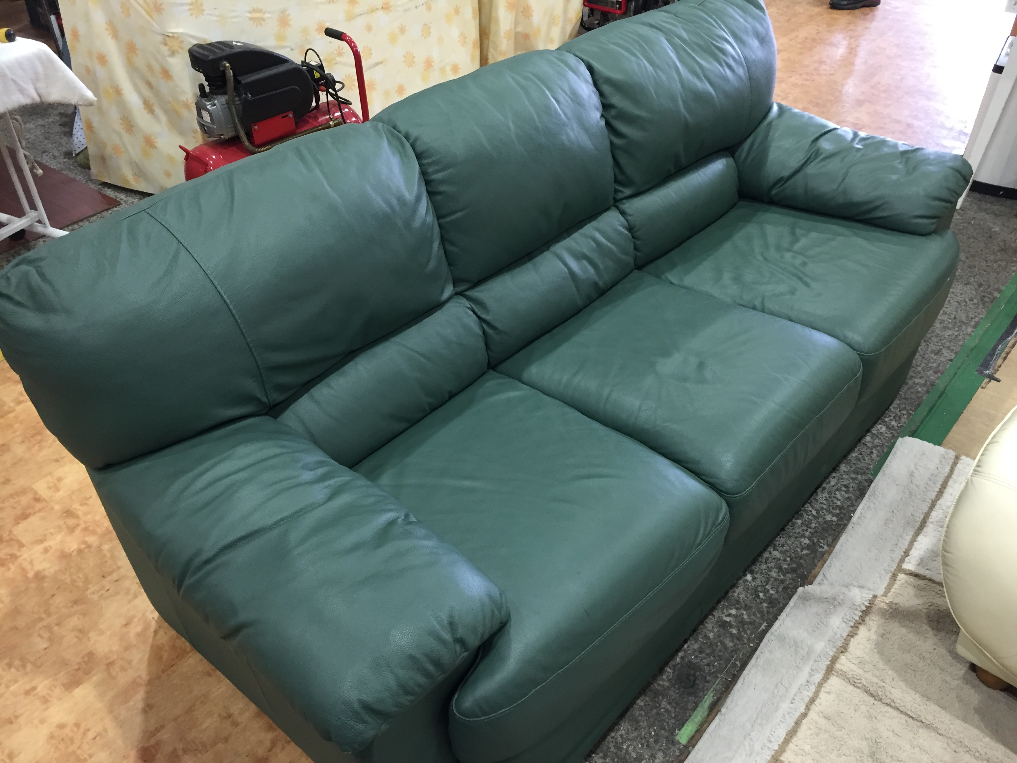 NICOLETTI（ニコレッティ）3人掛けソファ入荷しました！ | リサイクル 