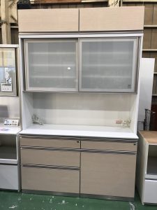 八千代市でキッチンボード(食器棚)の買取なら愛品館!!【出張料金無料 