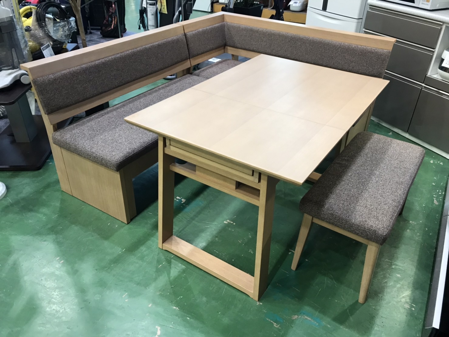 シギヤマ家具の伸長式リビングダイニングセットジャスト買取致しました  