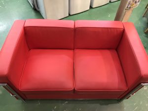 ル コルビジェLC2リプロダクトの2人掛ソファ買取致しました｜愛品館 