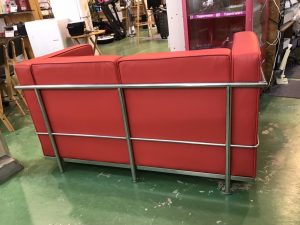 ル コルビジェLC2リプロダクトの2人掛ソファ買取致しました｜愛品館 