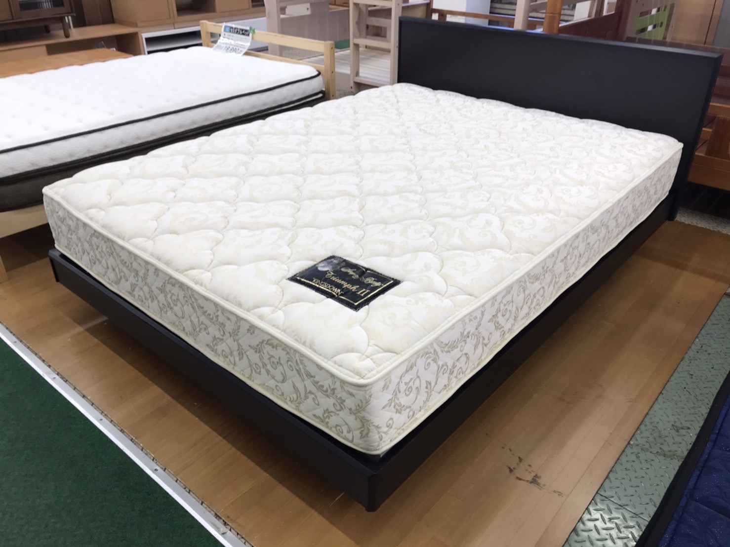 キングスダウンのワイドダブルロングサイズベッド買取致しました。愛品 