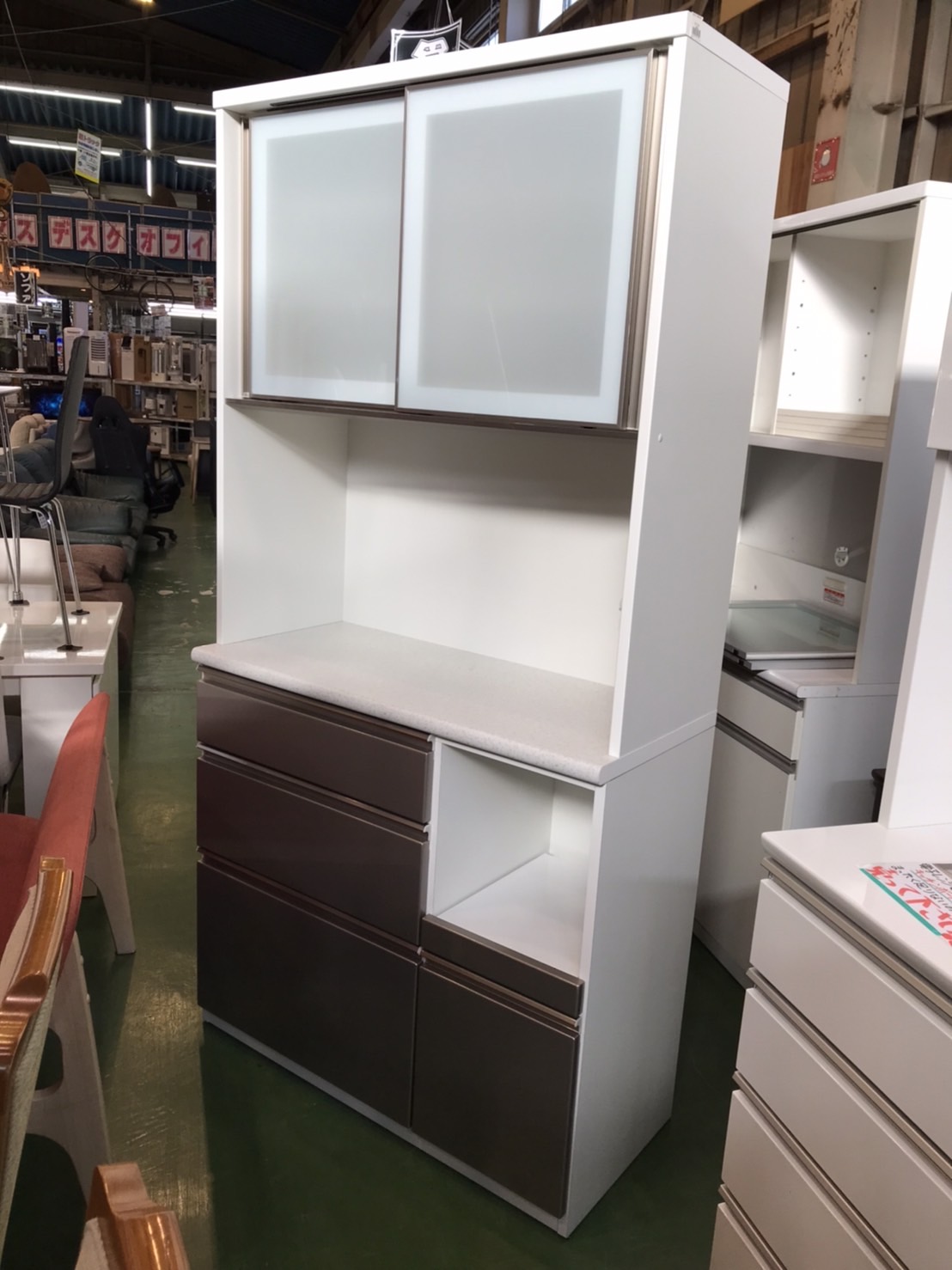 ニトリのスライド扉キッチンボード(アルミナ2)買取致しました  