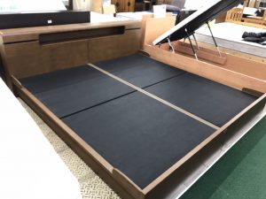 グランツと東京インテリアのキングベッド(Sベッドx2)買取致しました 