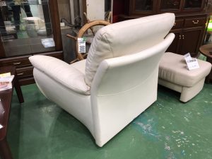 カリモクのディレトーレ1人掛回転本革ソファ買取致しました。愛品館 