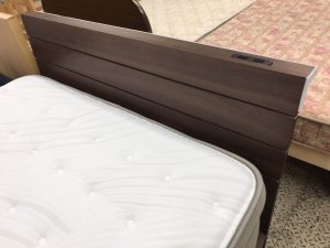 ニトリのセミダブルベッド(NスリープラグジュアリーL3)買取致しました  