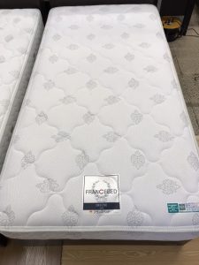 フランスベッドのシングルベッド(ライフトリートメント)収納付買取致し  