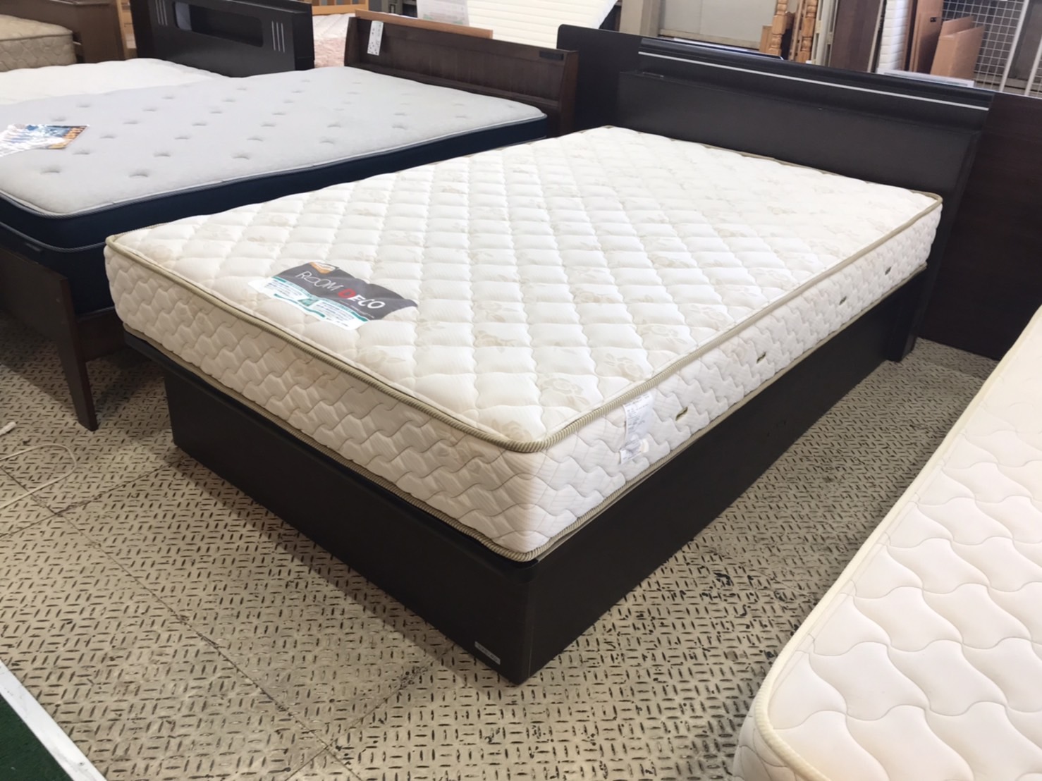 東京ベッド&フランスベッドの跳上式セミダブルベッド買取致しました  