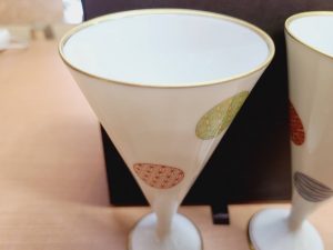 香蘭社色絵丸紋ペア ワインカップ