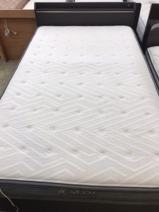 ニトリのセミダブルベッドNスリープ(ハードH2-02CR)買取致しました。愛 