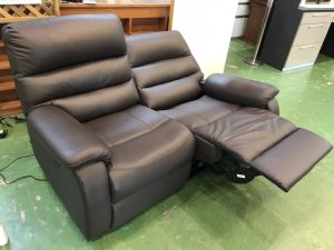 ニトリの2人掛電動本革リクライニングソファ(ビリーバー3本革)買取致し  
