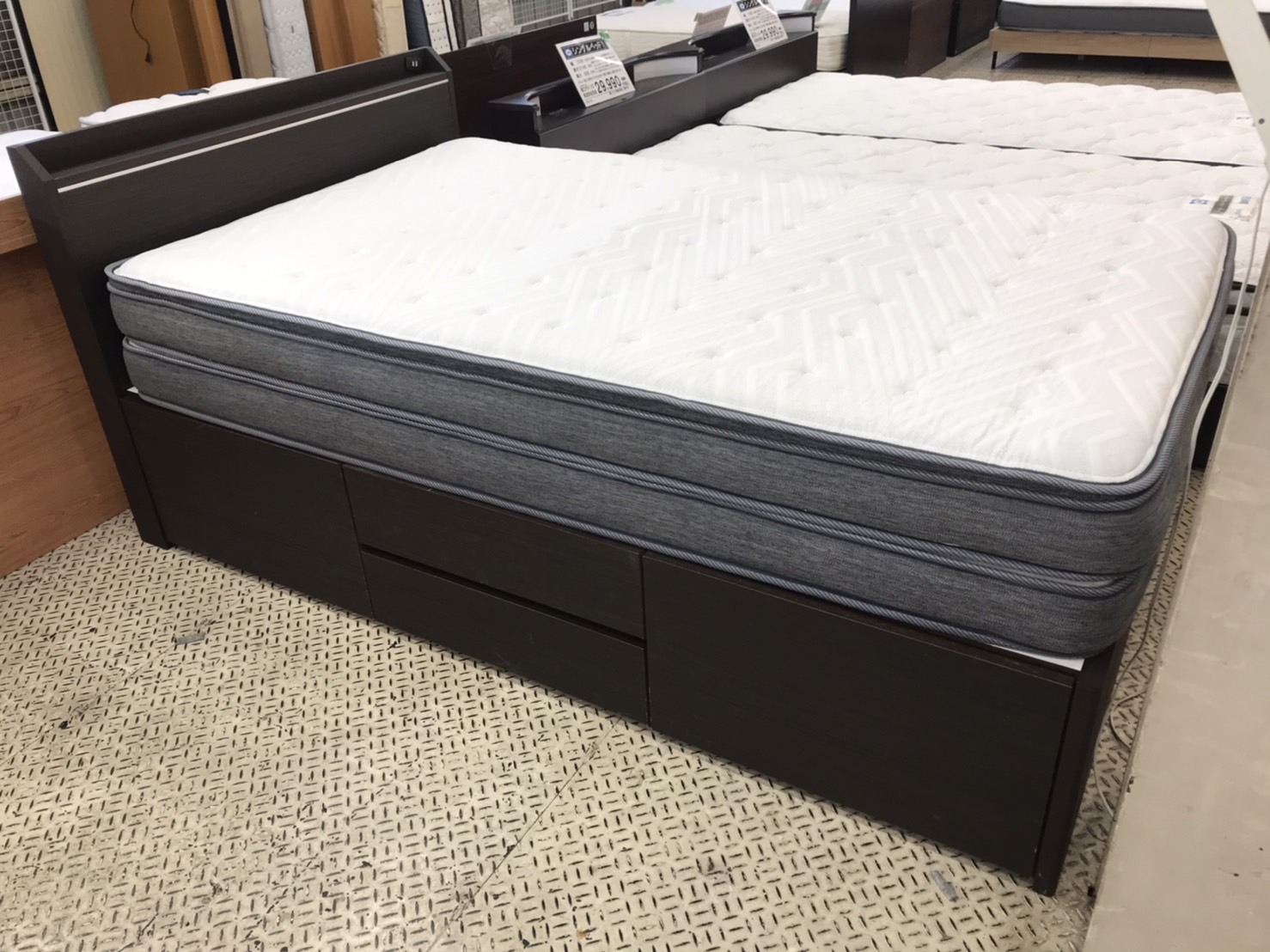 ニトリのセミダブルベッドNスリープ(ハードH2-02CR)買取致しました。愛 