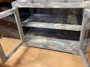 シャビー調ガラス飾り棚 (4)