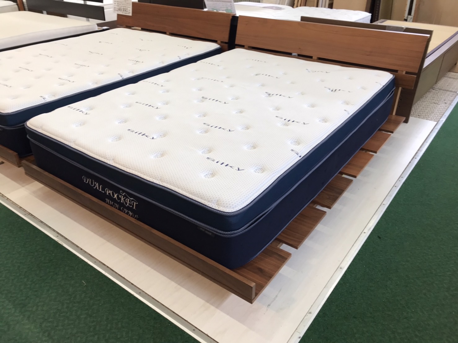 送料無料 ニトリ デュアルポケットHG シルキー シングルベッド 展示品 ニトリ NITORI シングルマットレス デュアルポケットハイグレード