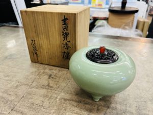 土肥刀泉作|青磁香炉|買取致しました