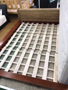 magniflex(マニフレックス)のロータイプクイーンベッド  